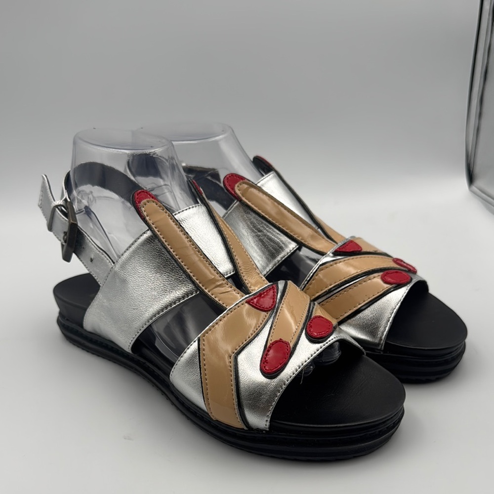 Minna Parikka Silver and Tan Sandals with peace sign - Picture 2 of 6